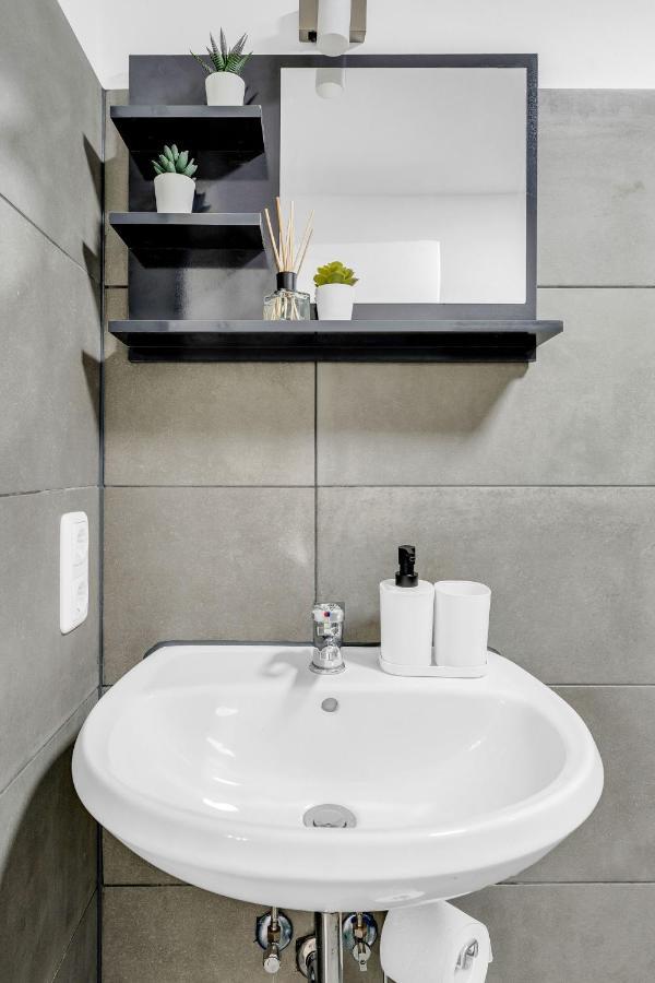 Appartement 2 Apartments,4 Betten,zentral Am Sbahnhof Koepenick,vollmoebliert Berlijn