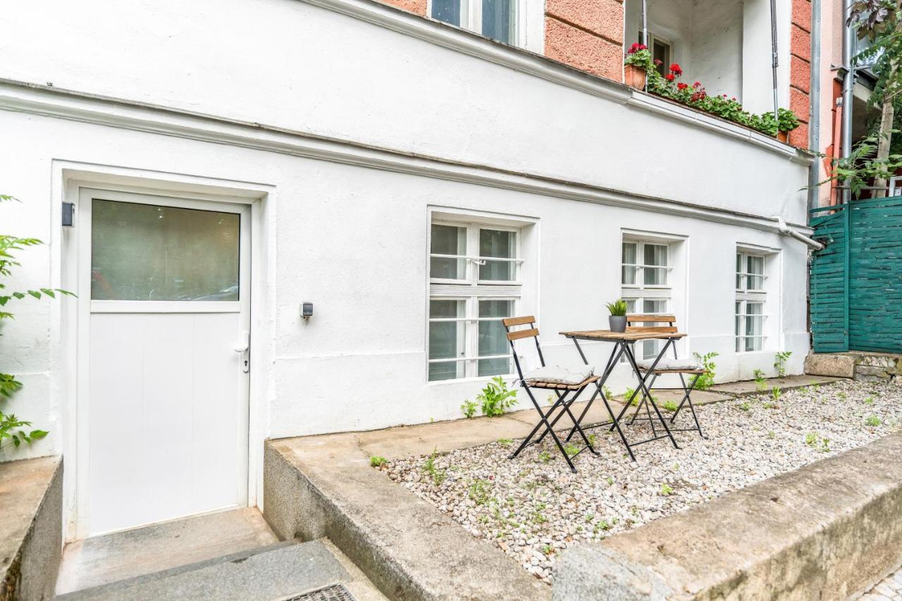 2 Apartments,4 Betten,zentral Am Sbahnhof Koepenick,vollmoebliert * Berlijn
