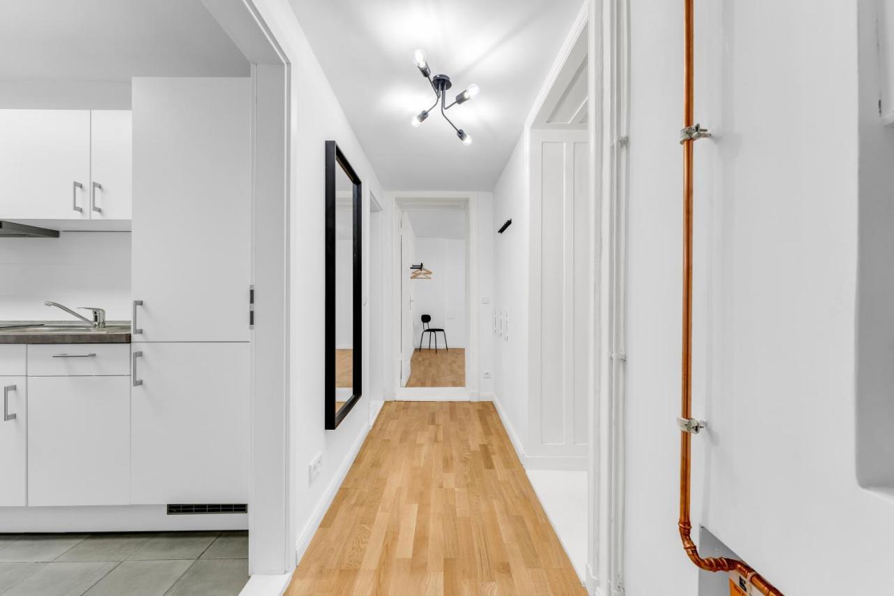 2 Apartments,4 Betten,zentral Am Sbahnhof Koepenick,vollmoebliert Appartement *